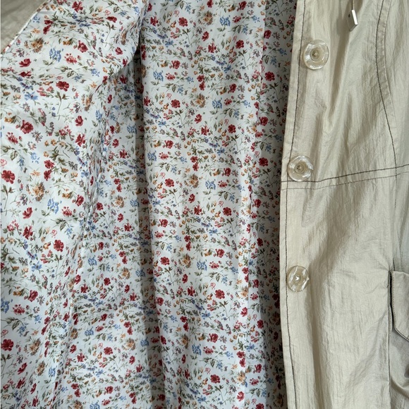 COAT - Picture 3 of 7